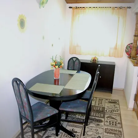 Olive Apartment *