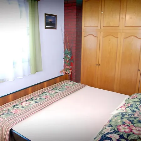Olive Apartment *